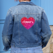 Charger l&#39;image dans la galerie, transfert thermocollant corsica coeur rose pour veste en jean
